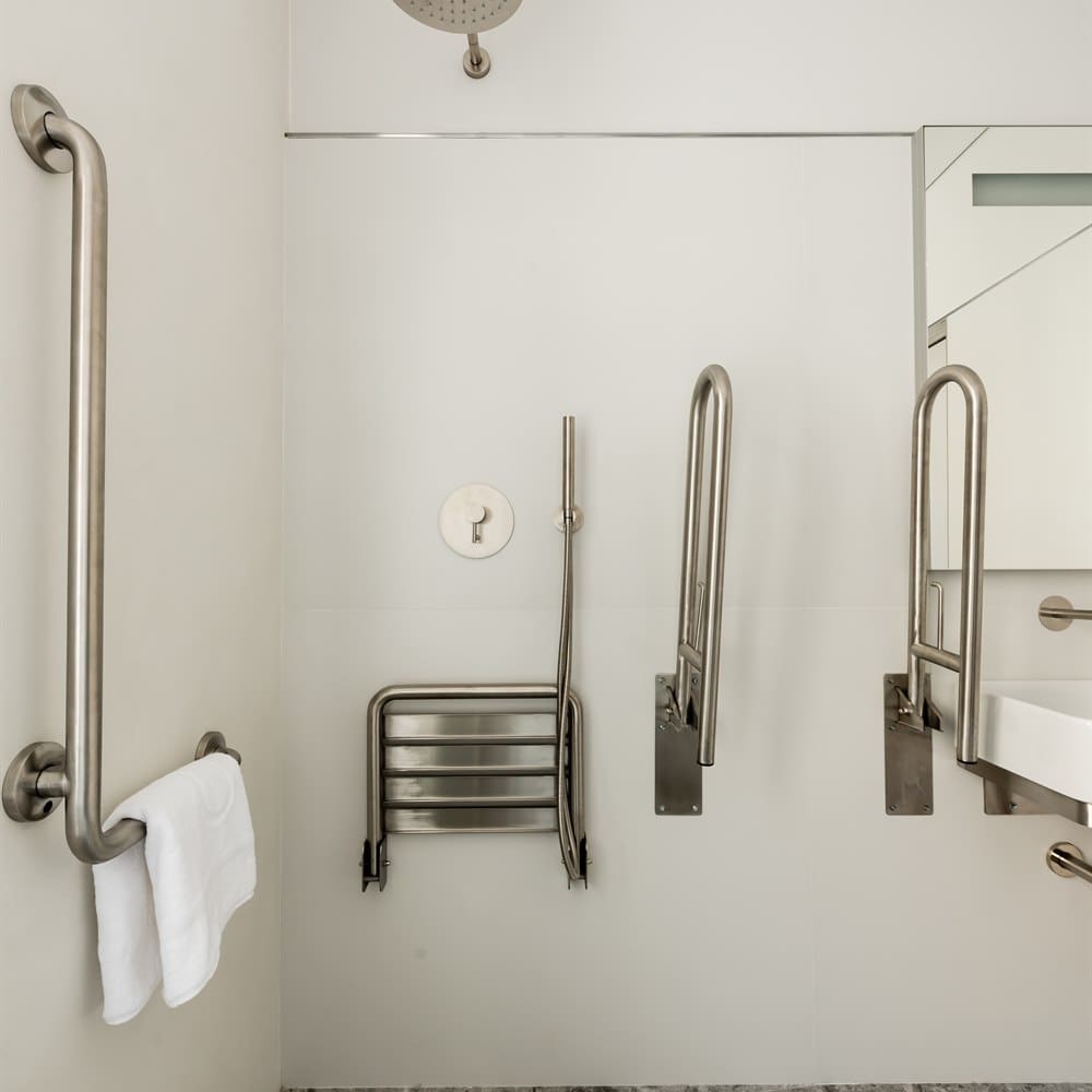 accessible-bathroom-features-with-shower-seat Accessible bathroom features with shower seat